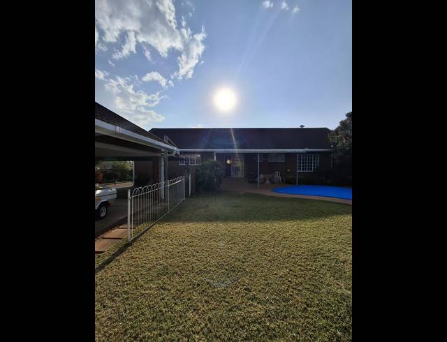 4 BEDROOM HOUSE FOR SALE IN BELLEVUE